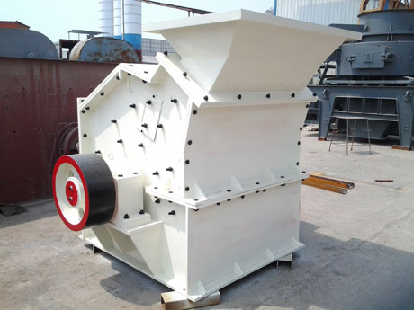 石英砂錘式破碎（suì）機