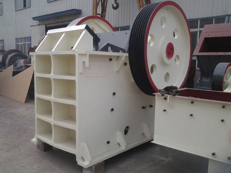 麥飯石破碎（suì）機